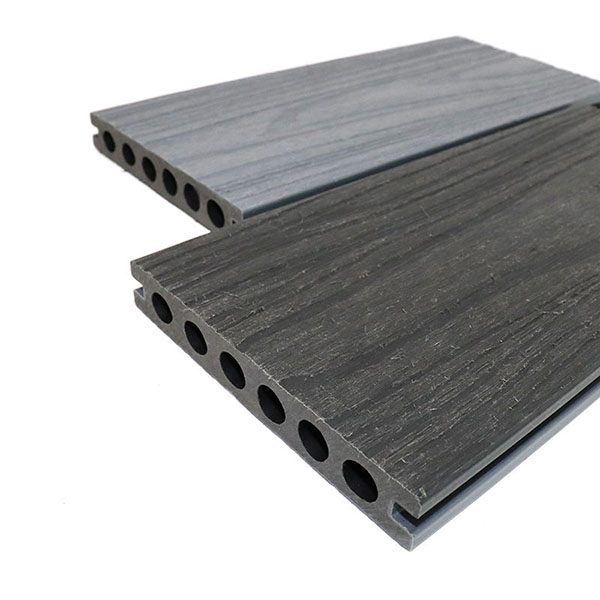 Co-extrusion composite decking